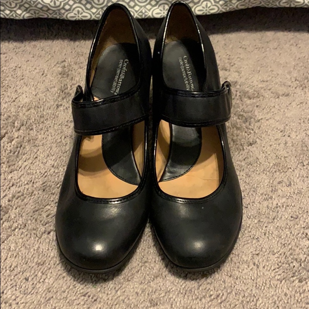 Black leather Mary Jane heels